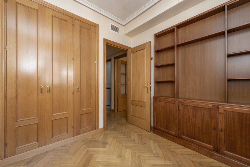 Built In Wardrobe Installation in Annapolis, MD
